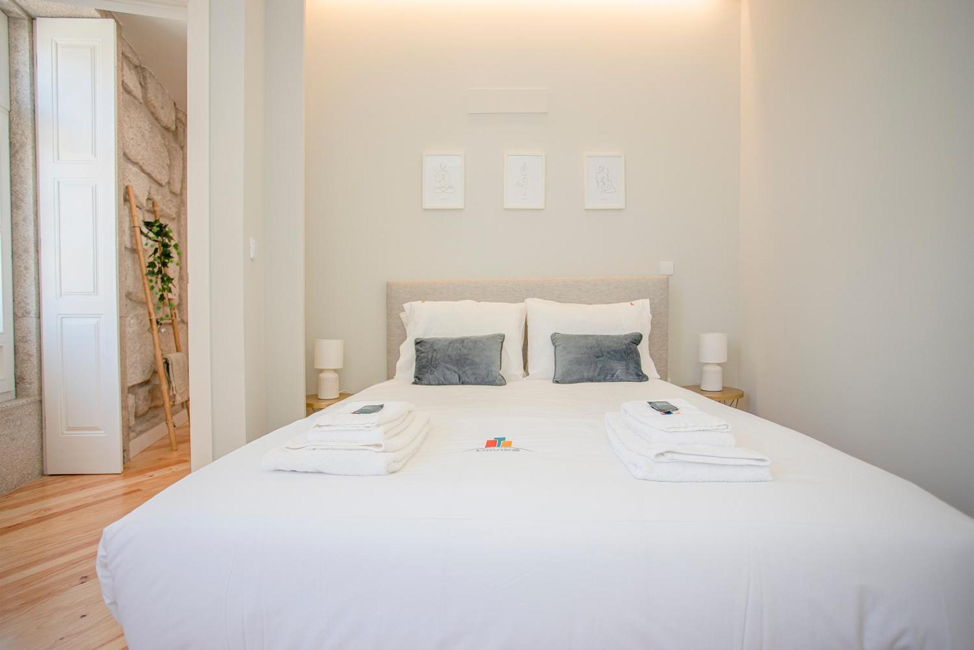 Liiiving In Porto - Aliados Stone Apartment Exterior photo